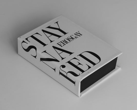Stay Naked – 30 tarjetas de frases e imágenes para volver a ti