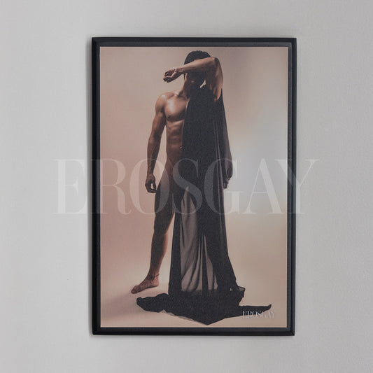 Desnudo en Suspenso
