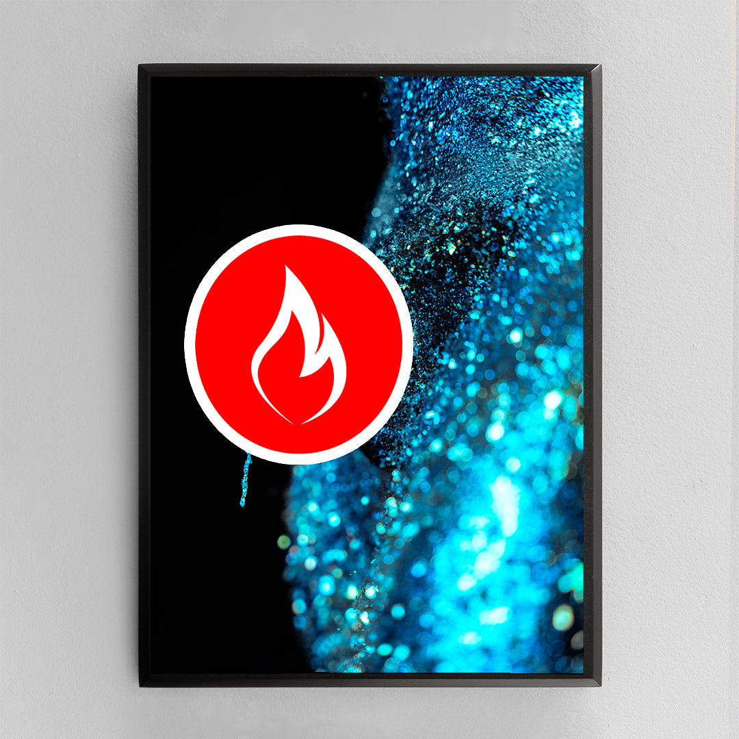 un cuadro de erosgay de la coleccion oráculo llamado gota azul, se ve imagen sencurada de un pene de un hombre pintado totalmente de glitter azul y con lubricado escurriendo lleno de glitter azul