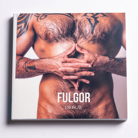 Libro FULGOR de pasta suave, cubierta de papel fotográfico con laminado protector.