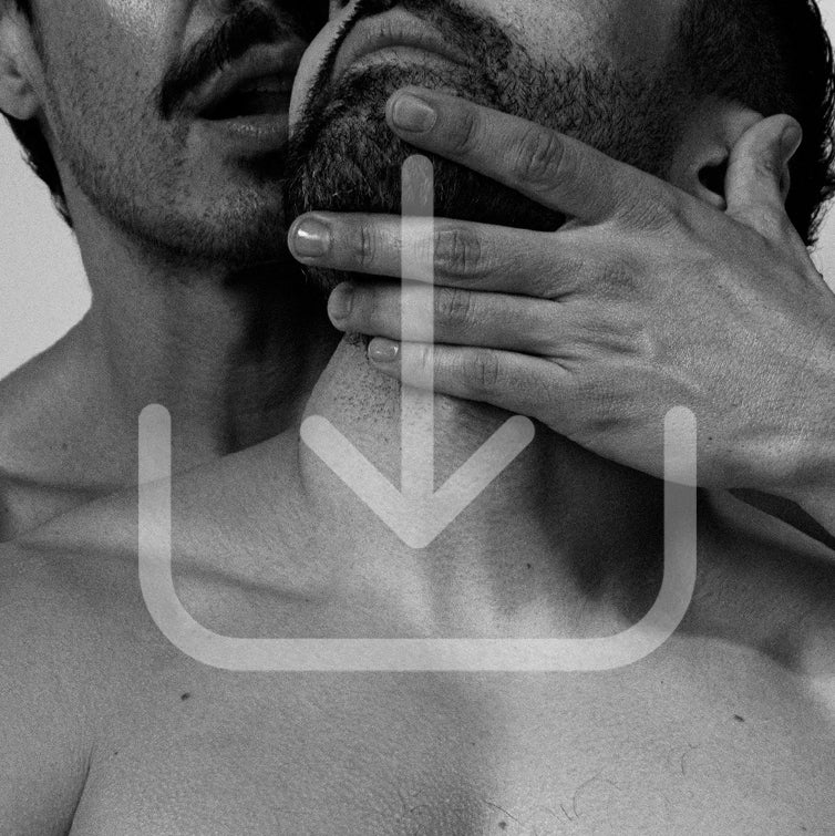 Fotografía Erótica Masculina Imágenes de Amor y Caricias Fotografía en Blanco y Negro Descargas de Alta Resolución Arte Fotográfico Gay Conexión y Afecto Masculino