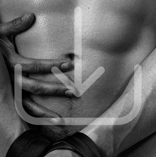 Fotografía Erótica Masculina Imágenes de Amor y Caricias Fotografía en Blanco y Negro Descargas de Alta Resolución Arte Fotográfico Gay Conexión y Afecto Masculino