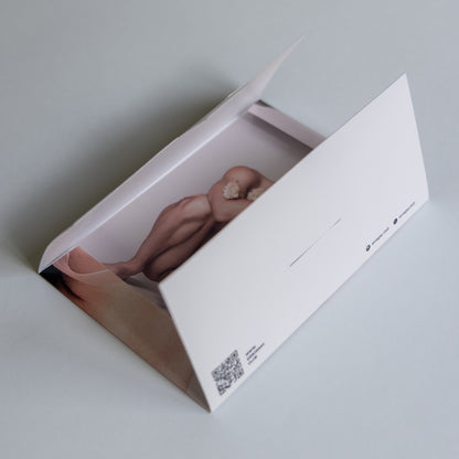 SixPack Mi querido Cyrien: detalle del interior del empaque con las fotografías.